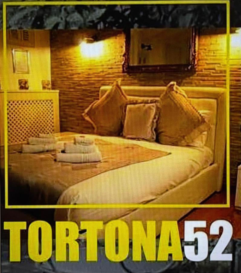 Bb Tortona Bed and Breakfast Milaan Buitenkant foto