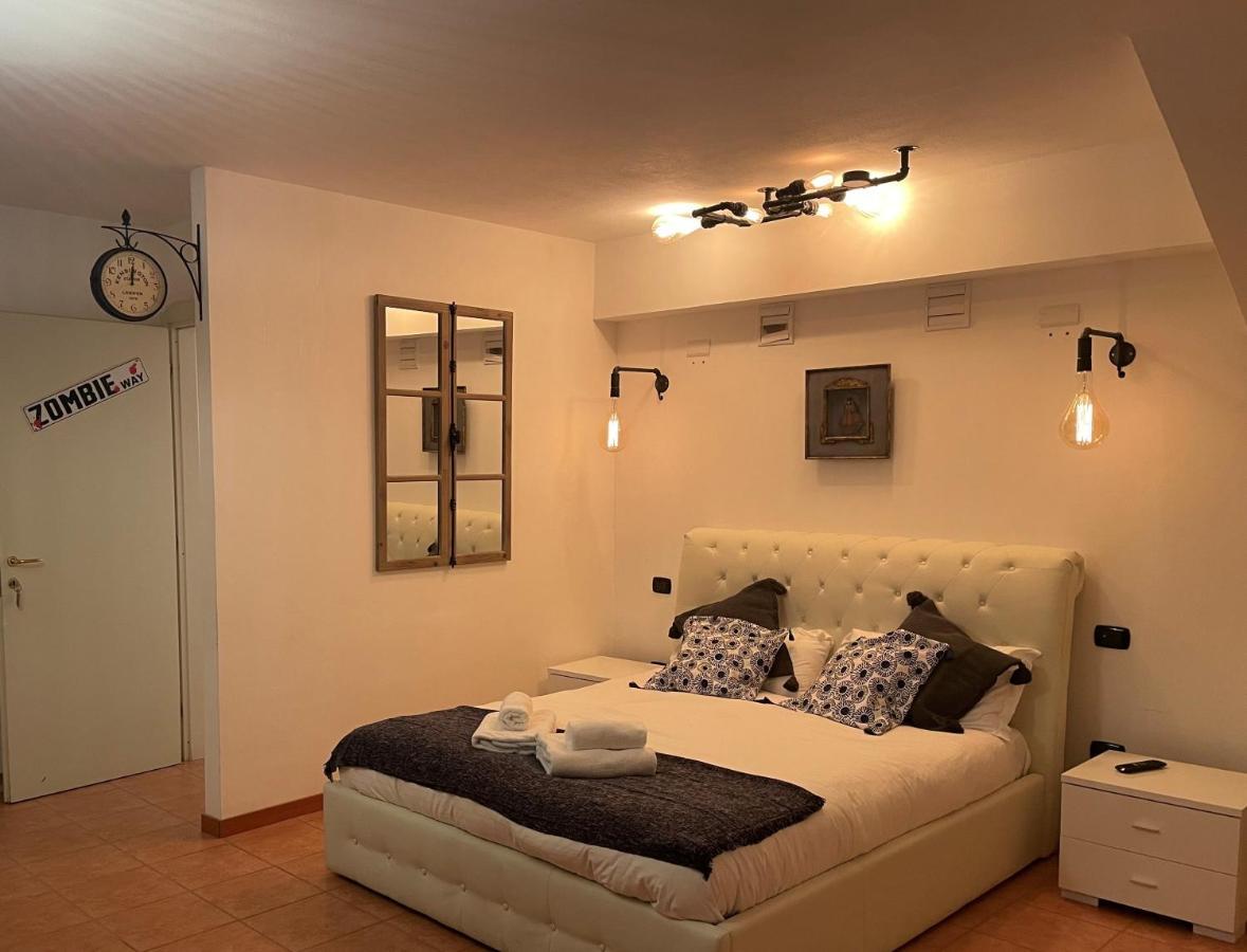 Bb Tortona Bed and Breakfast Milaan Buitenkant foto