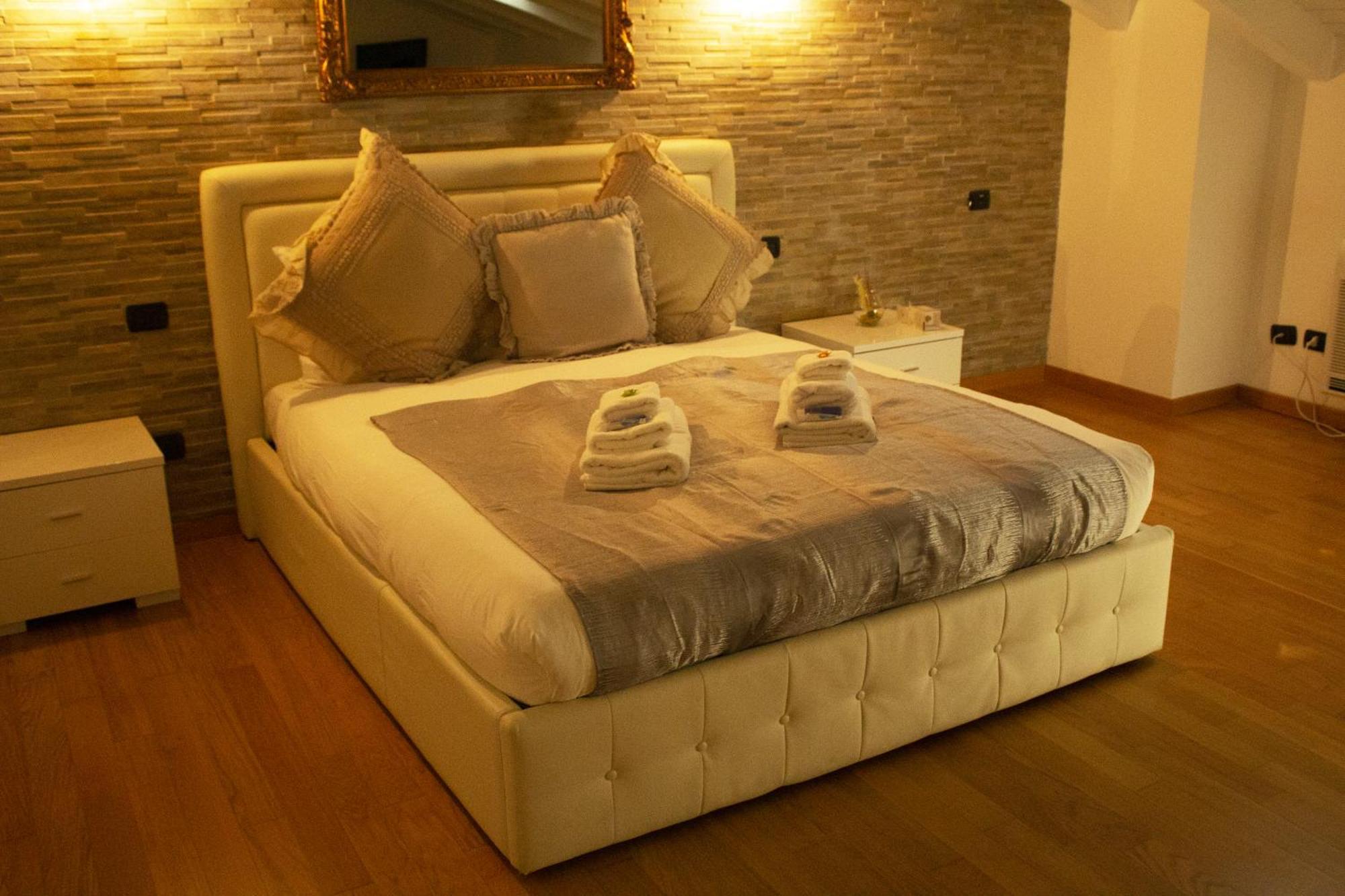 Bb Tortona Bed and Breakfast Milaan Buitenkant foto