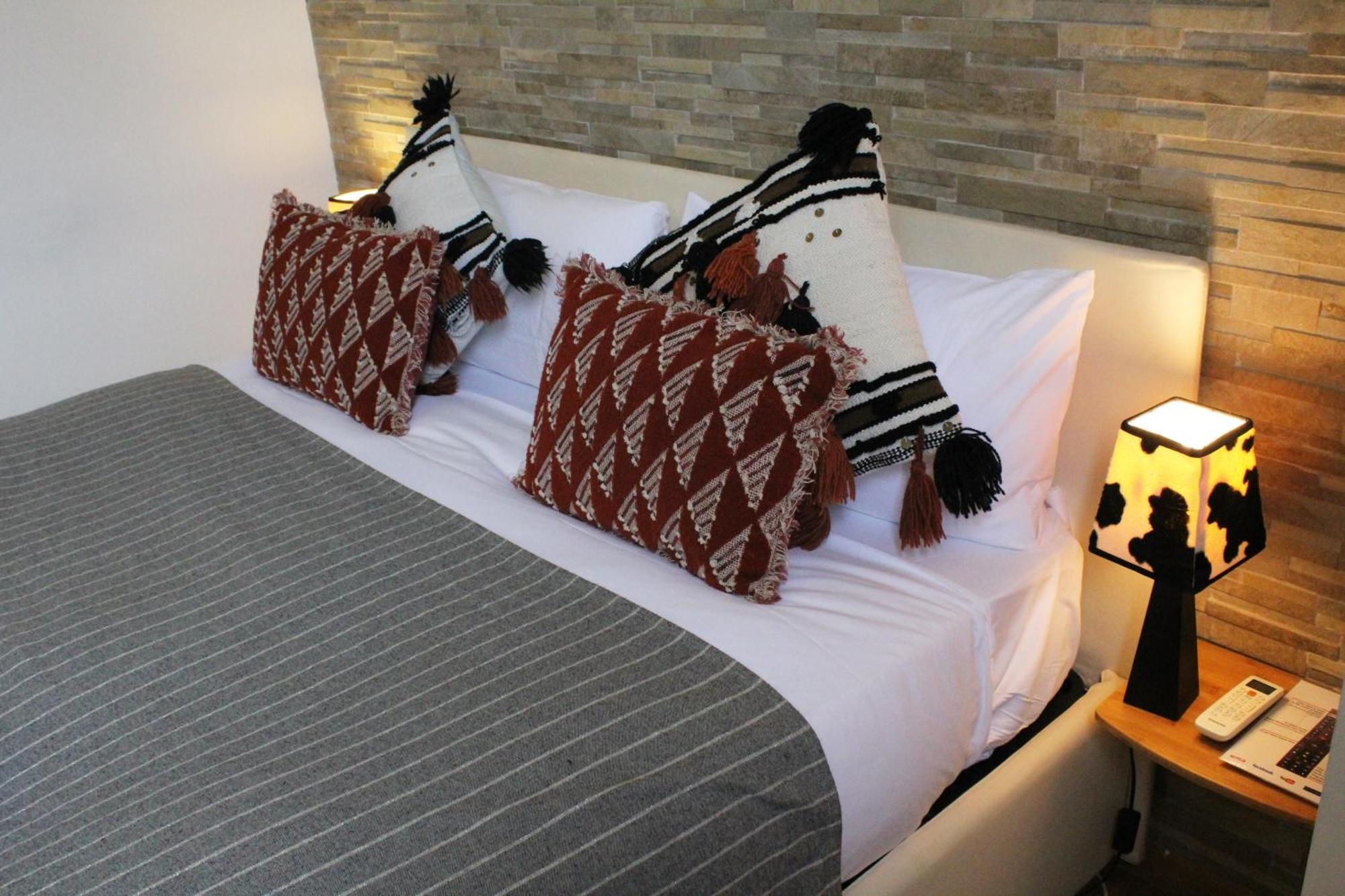 Bb Tortona Bed and Breakfast Milaan Buitenkant foto